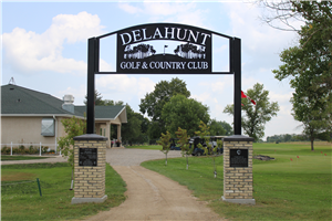 Treherne Delahunt Golf & Country Club - Sign